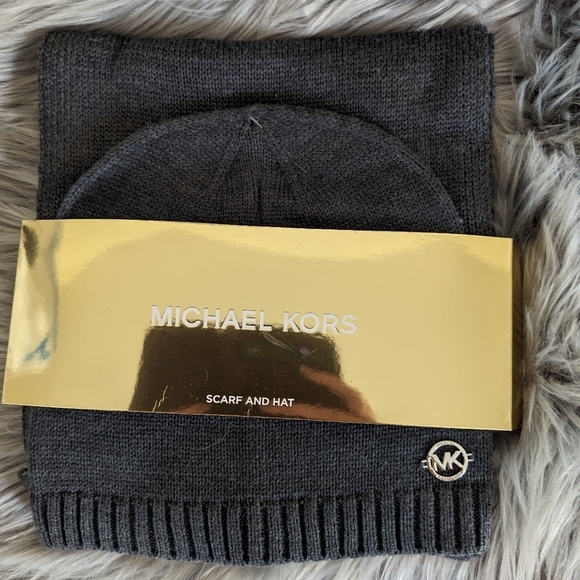 Michael Kors Accessories - *NEW* Michael kors scarf and hat set